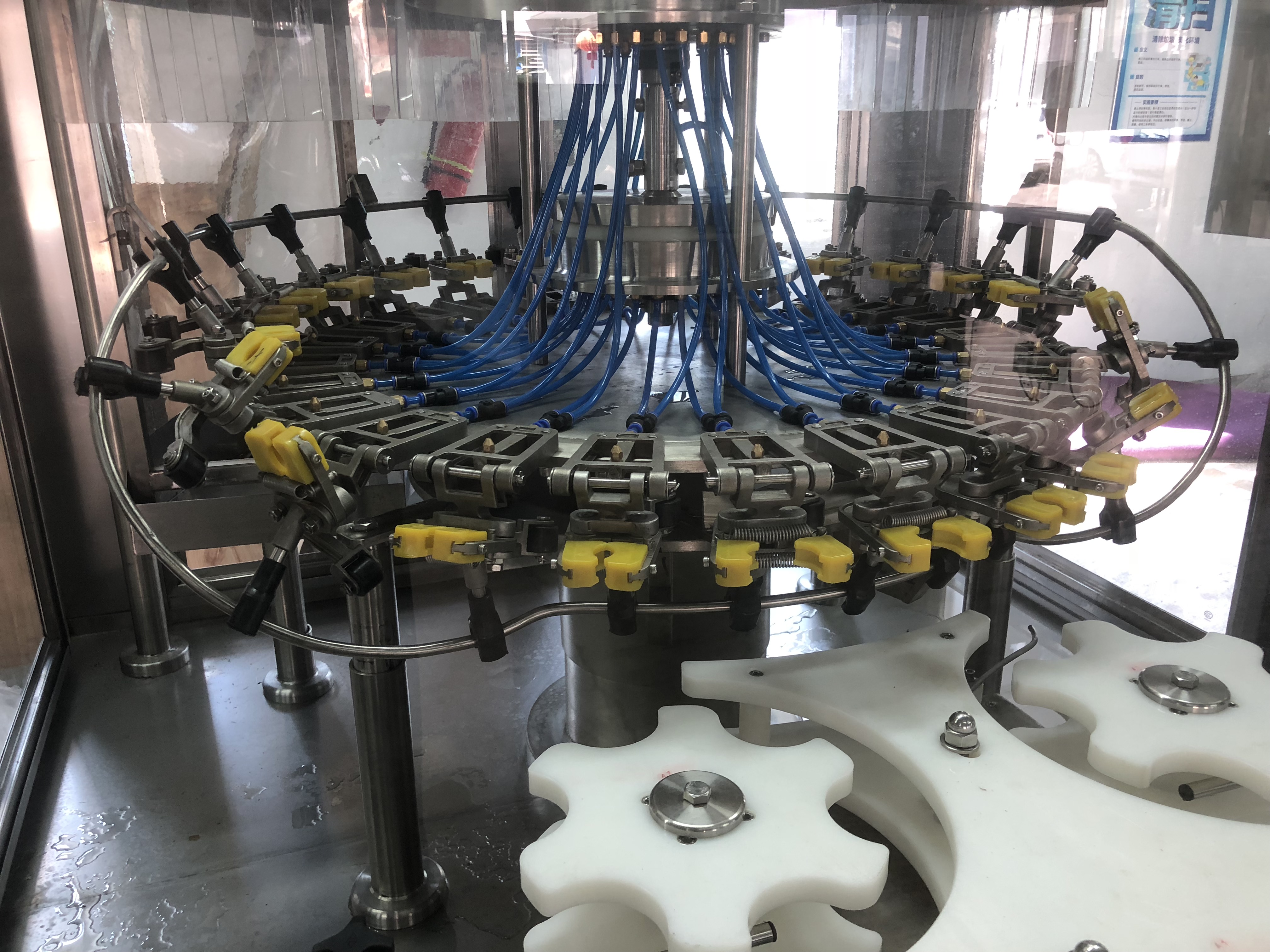 Cleanroom production detail